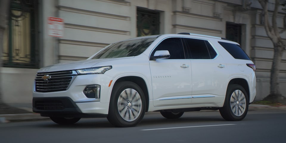 2023 Chevrolet Traverse Mid Side SUV Exterior Design Video Thumbnail
