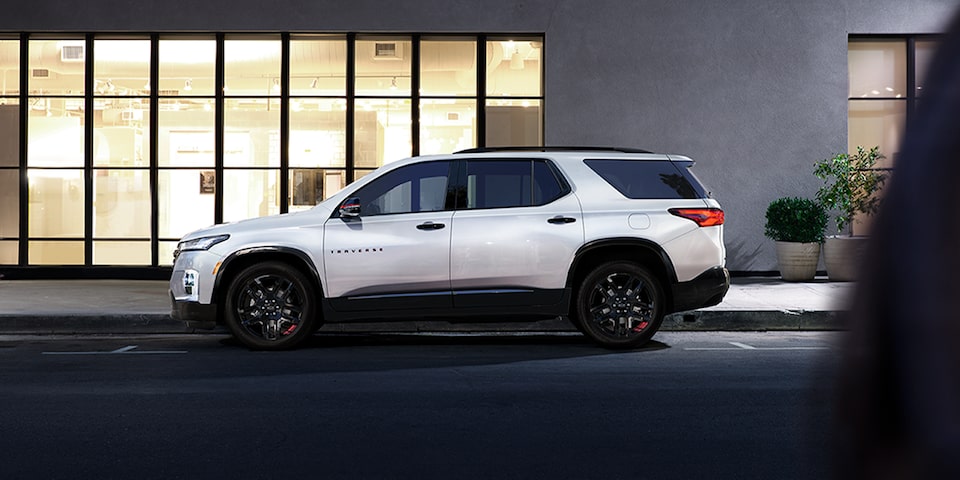 2023 Chevrolet Traverse Mid-Size SUV Exterior in Redline Edition Trim