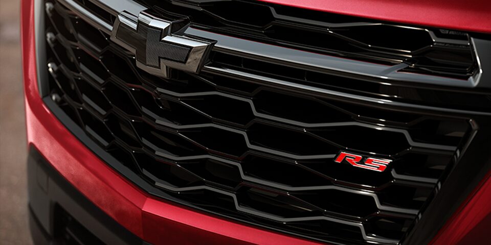 2023 Chevrolet Traverse Mid-Size SUV Exterior Close-Up of RS Badging