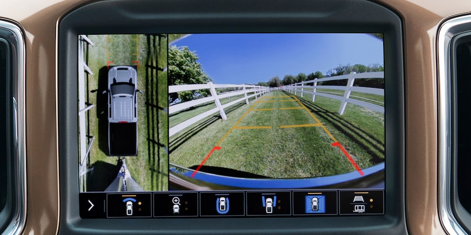 Chevy Silverado HD Advanced Trailering System Assisting the Driver while Reversing