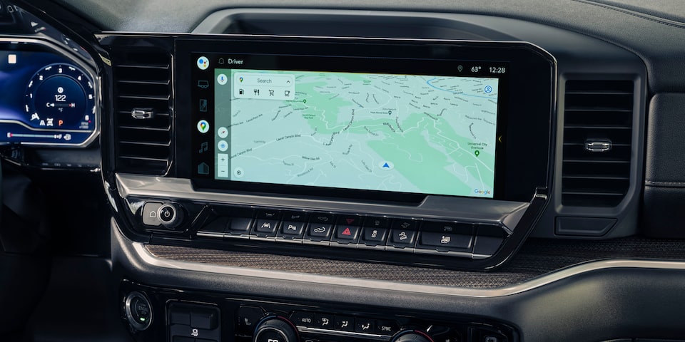 The  13.4" Diagonal Infotainment Touch screen of the 2023 Silverado