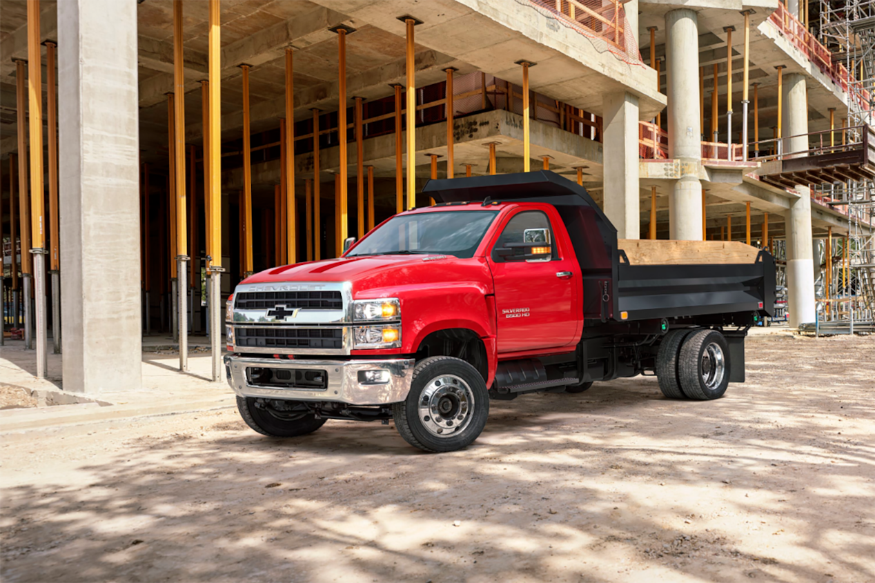 Silverado con chasis con cabina: Modificación - Volquete