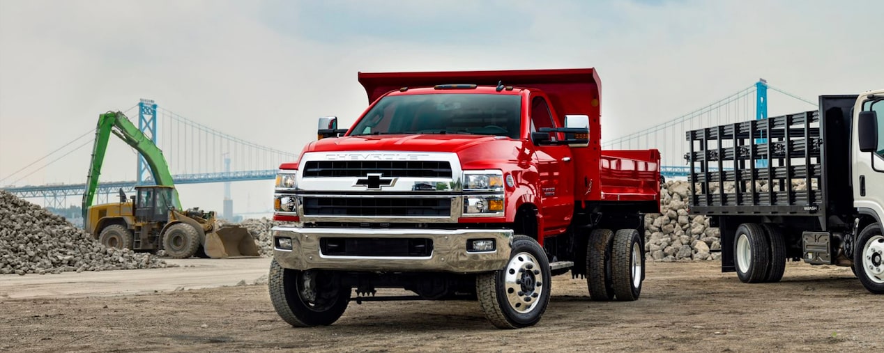 Silverado con chasis con cabina: Modificación - Volquete