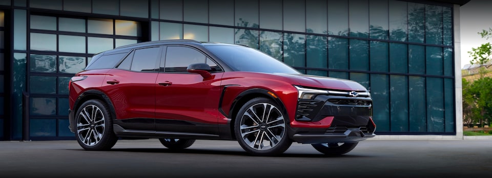 Perfil lateral de la Chevrolet Blazer EV 2024 totalmente eléctrica