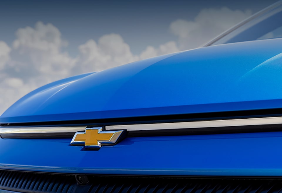 2024 Equinox EV Front Bowtie Shot