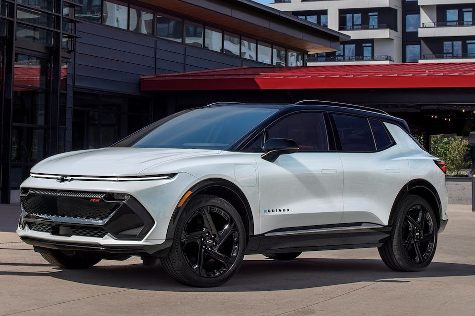 Vista lateral de la Chevy Equinox EV 2024