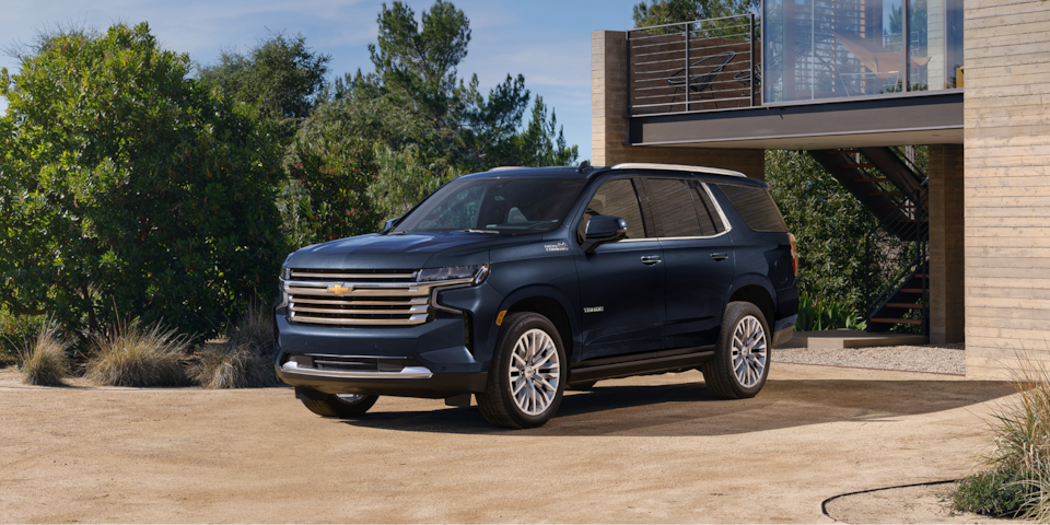 2024 Chevrolet Tahoe Full-Size SUV Exterior Front 3/4 View