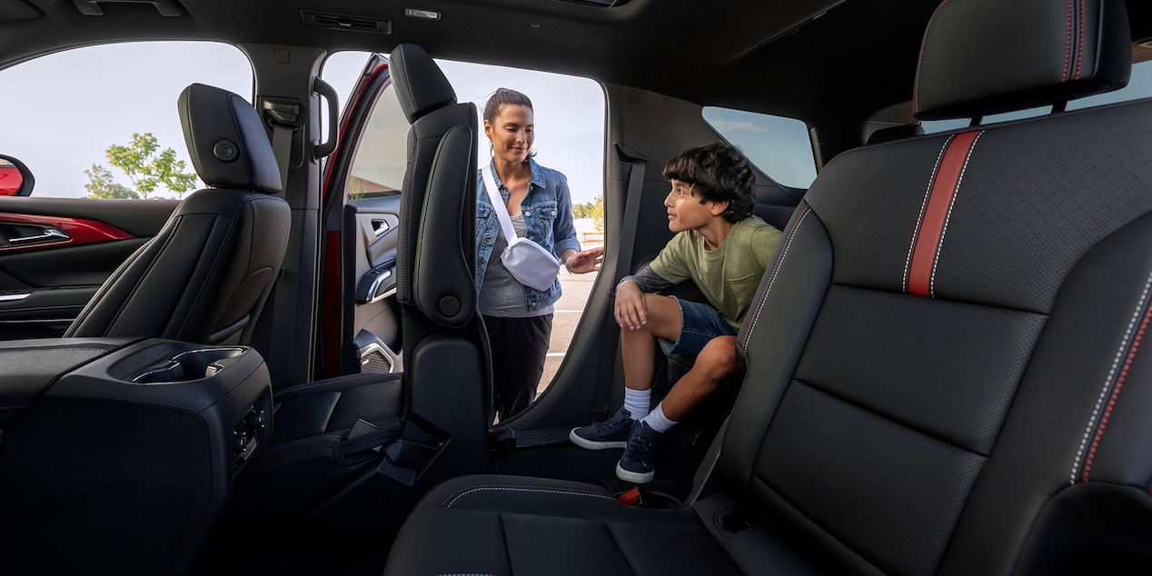 Asientos de la tercera fila en el interior de la Chevy Traverse 2024