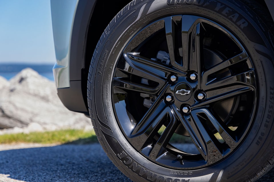 Detailed View of 2024 Chevy Trax Wheel and Rim