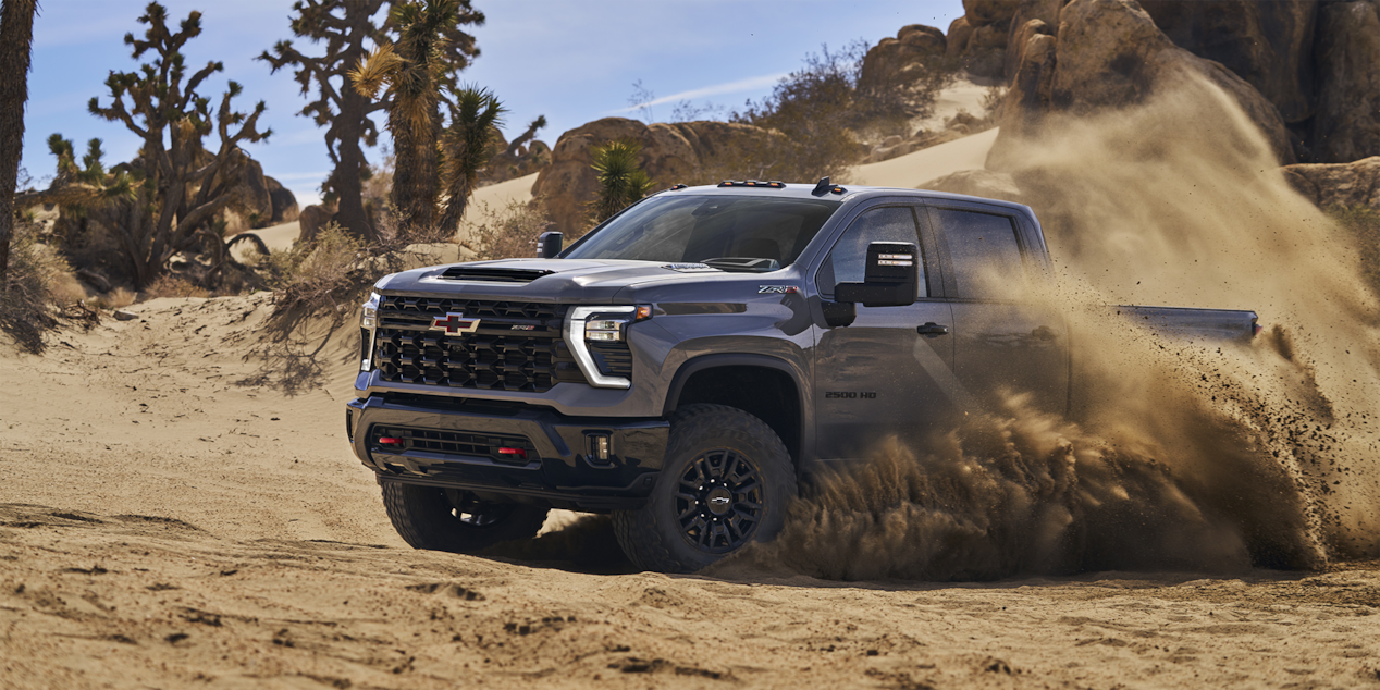2024 Silverado HD ZR2 Tearing Through the Dirt