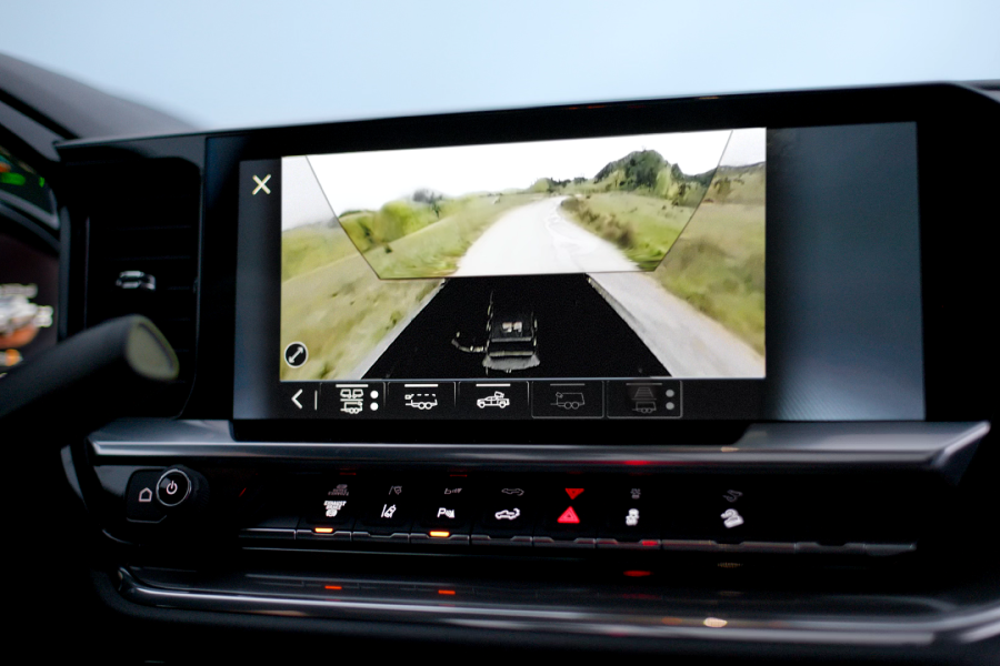 Silverado HD Transparent Trailer View