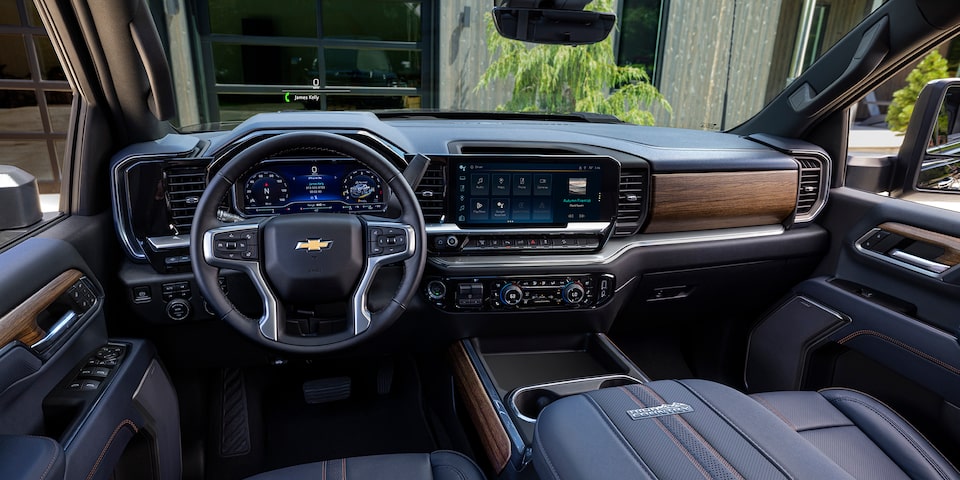 The Advanced Technology of the 2024 Silverado HD's Interior