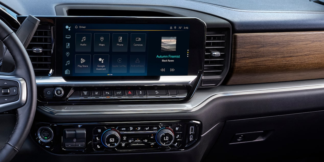 The Massive & Technologically Advanced Infotainment System of the 2024 Silverado HD