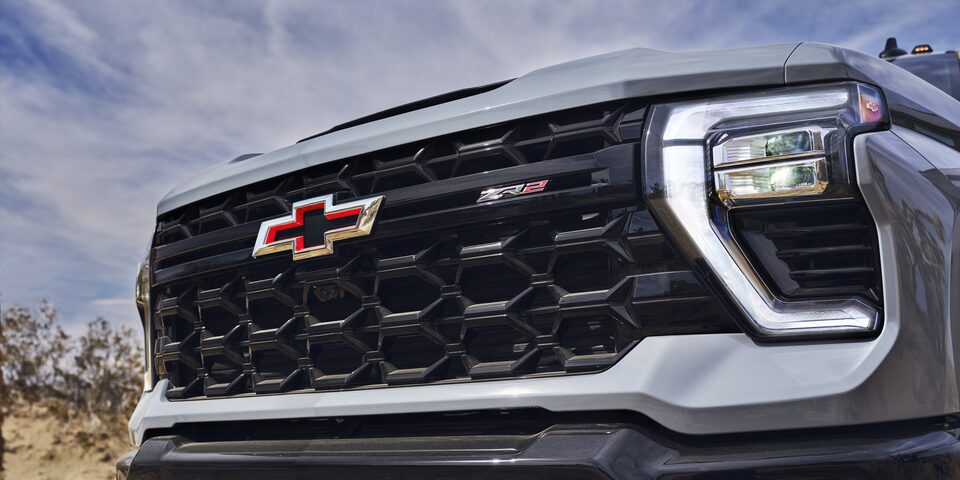 Silverado HD ZR2 Grille Close Up