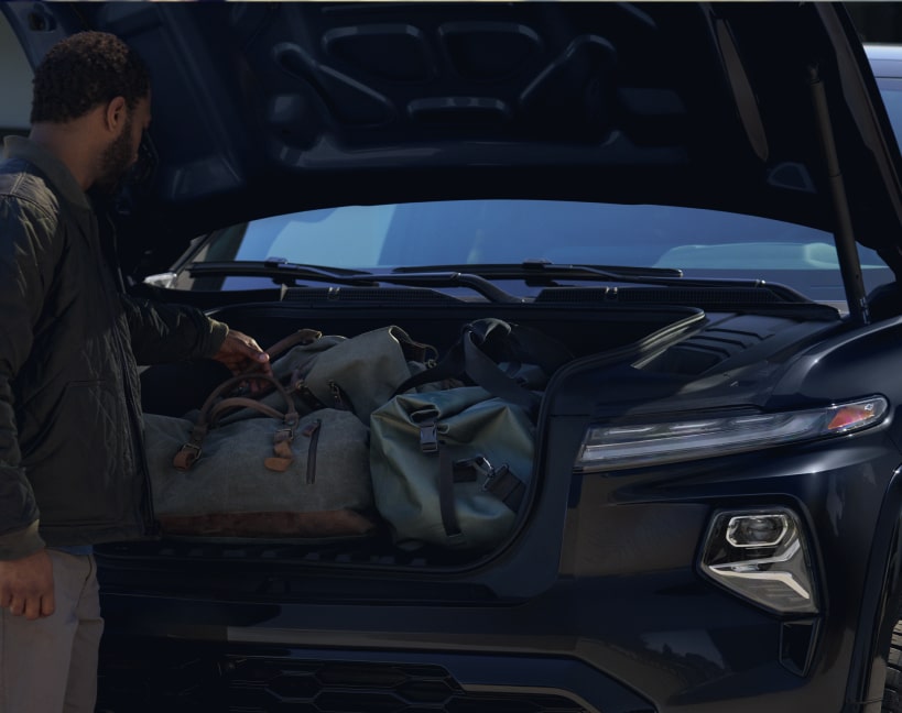 Almacenamiento bajo el cofre eTrunk en la Silverado EV