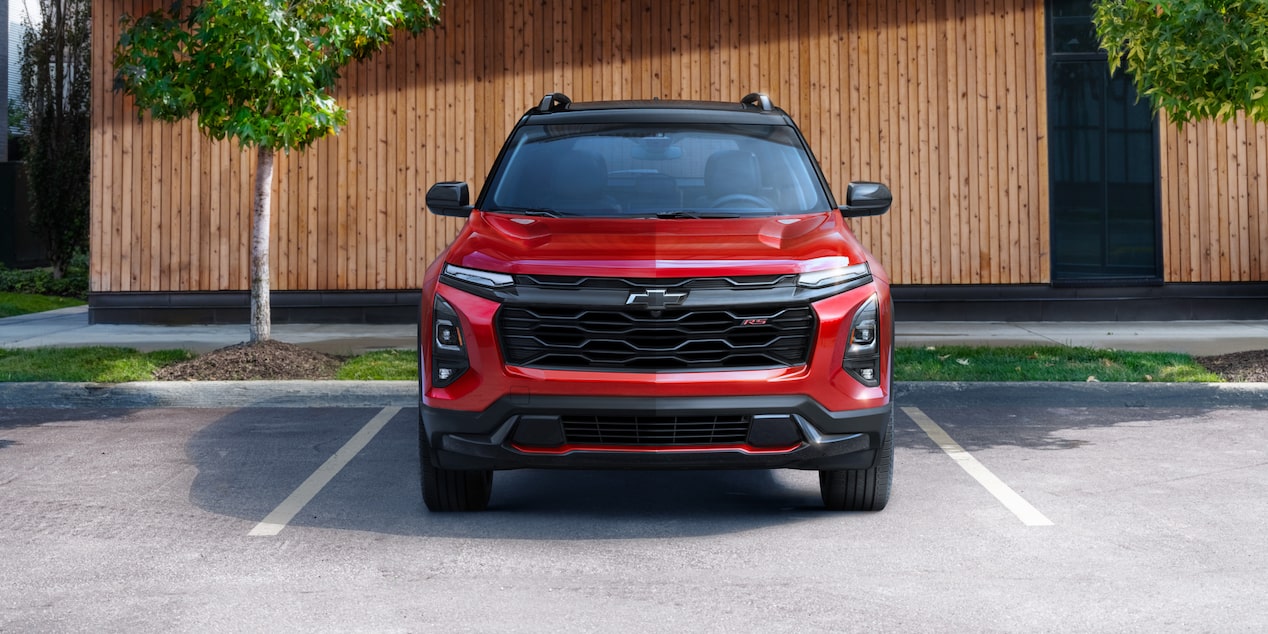 2025 Chevy Equinox Parked Facing Head-On
