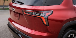 Vista del faro trasero y la cajuela de la Chevy Equinox 2025