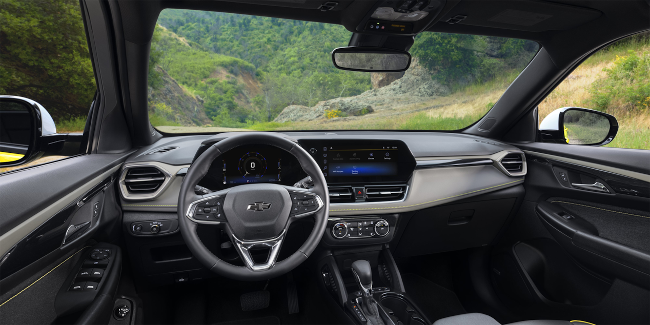 Interior Dashboard Full View of the 2025 Chevy Trailblazer