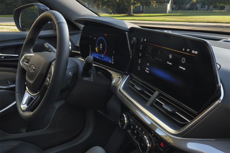 2025 Trax Compact SUV Chevrolet