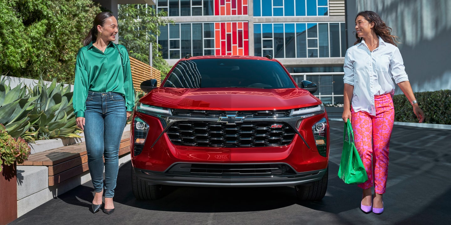2026 Chevrolet Trax 1RS in Apex Red front grille with RS badging