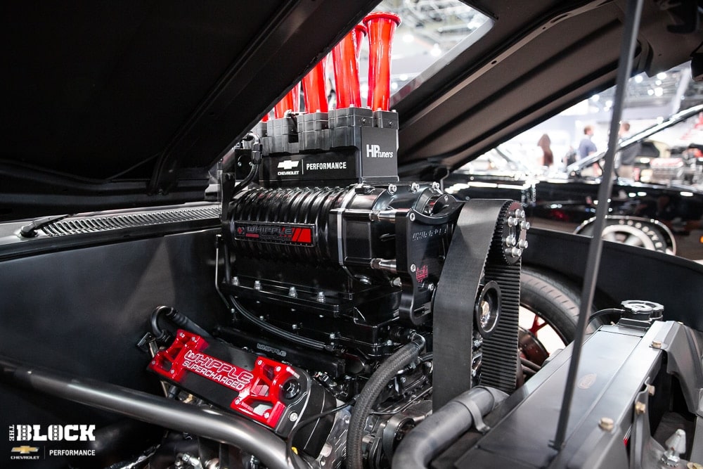 La C10 Slayer cuenta con un motor armado LSX376-B15 de Chevrolet Performance* coronado con un supercargador Whipple.