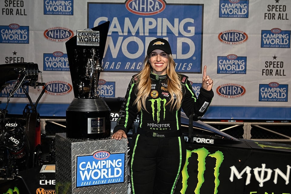 Brittany Force condujo su dragster John Force Racing Chevrolet a su segundo campeonato Top Fuel el domingo en las Auto Club NHRA Finals.