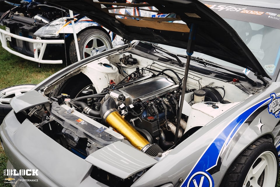Bajo el cofre del S13 de Anderton Holt hay un motor LS de 5.3L.