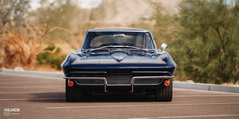 El Corvette Sting Ray 1964 de Barry Blomquist cuenta con un motor armado LT1 de Chevrolet Performance.*