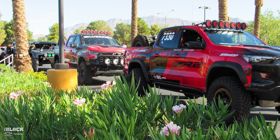 Las camionetas de producción en serie de Hall Racing que compiten en clases todo terreno son invaluables para Multimatic mientras la compañía prueba sus últimas innovaciones.