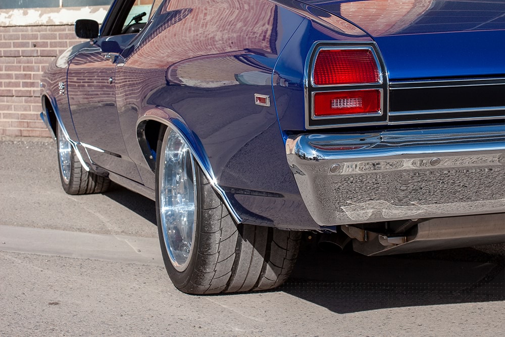 The car features an aftermarket Speedtech Performance chassis.