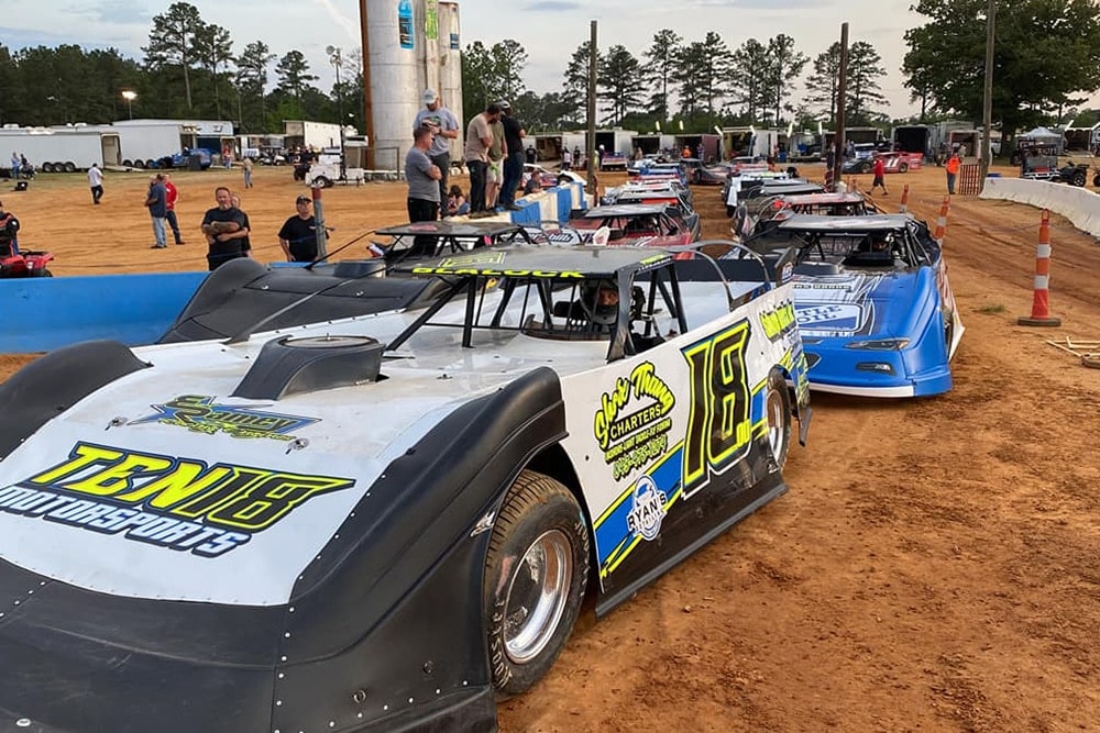 The Mid-East 602 Late Models feature a healthy car count at every event.