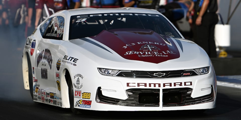 Aaron Stanfield obtuvo la victoria en la categoría Pro Stock el domingo en su Camaro SS de Elite Motorsports.
