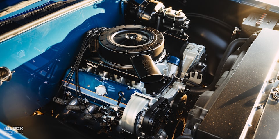 The Chevrolet Performance LS376/525 crate engine* has been customized to look like a Big-Block.