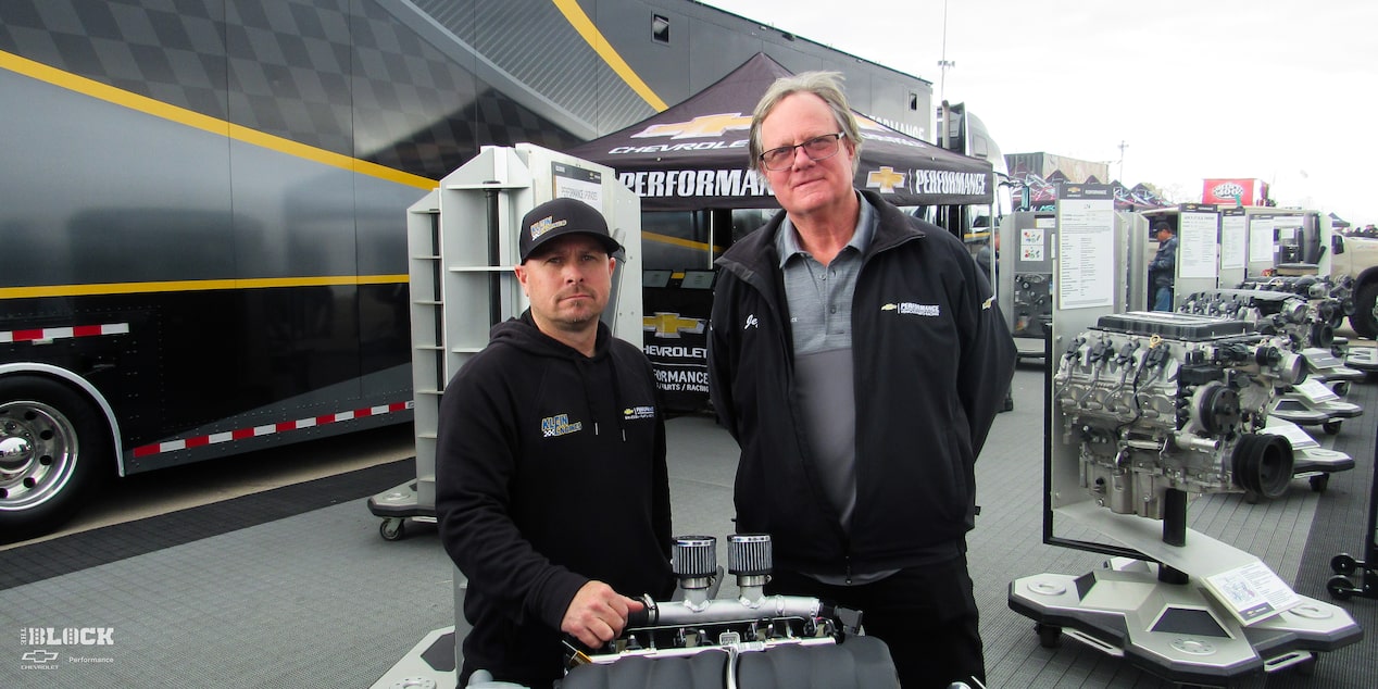 Robert King de Klein Engines (izquierda) y Jeff James de Chevrolet Performance.
