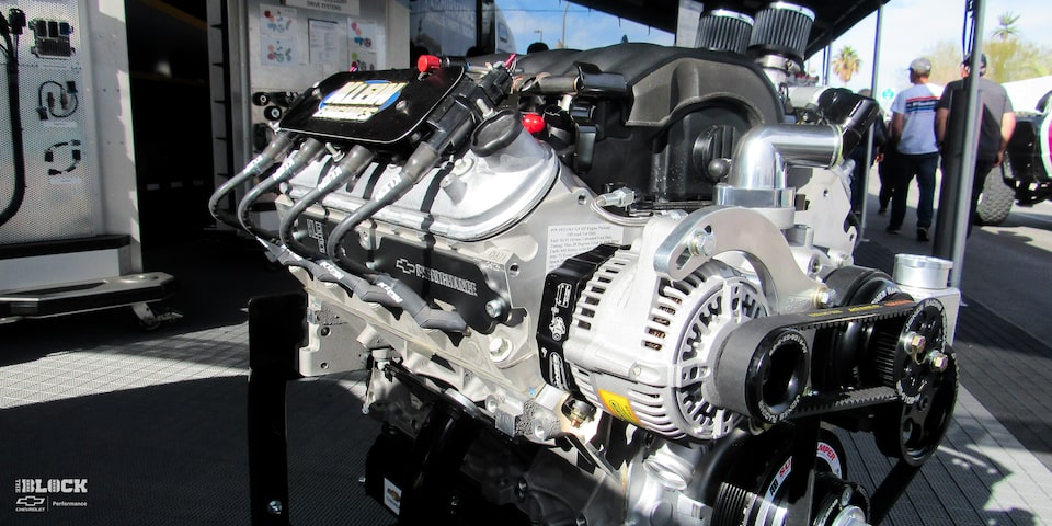 Front Three-Quarters View of 525 RLB Chevrolet Performance Crate Engine