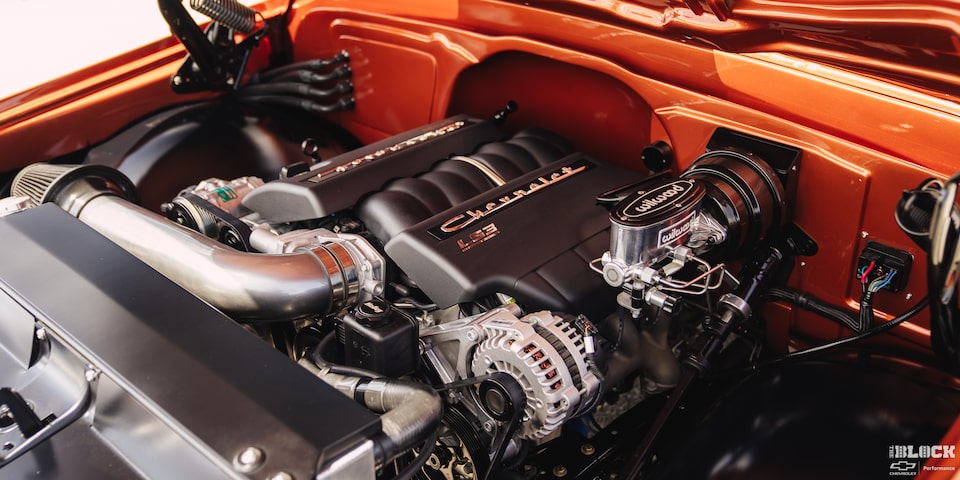 El motor armado LS376/480 debajo del cofre.