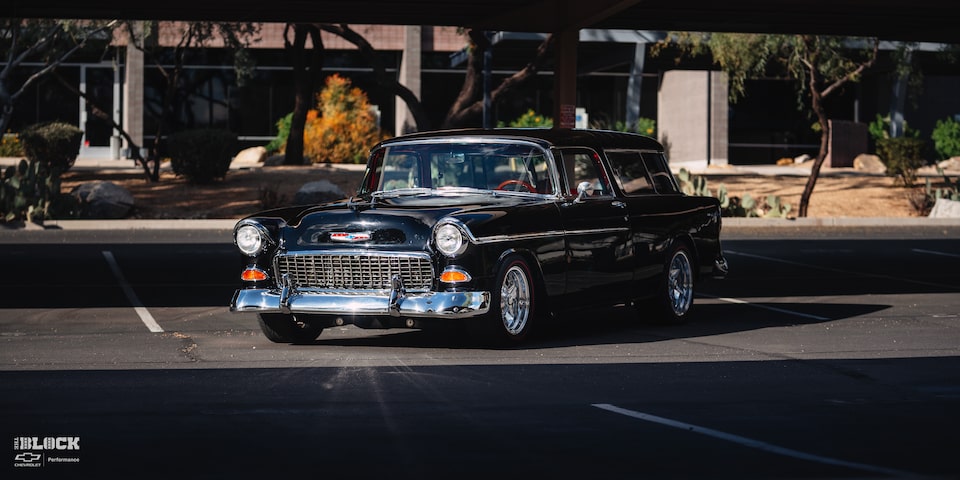 El Nomad de 1955 de Louie Fesmire presenta un estilo de mediados de siglo XX combinado con una moderna tecnología de inyección de combustible.